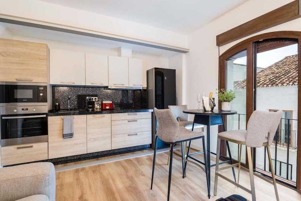 Luxurious In The Heart Of Puerto Banus Apartament Marbella