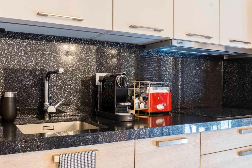Apartament Luxurious In The Heart Of Puerto Banus Marbella